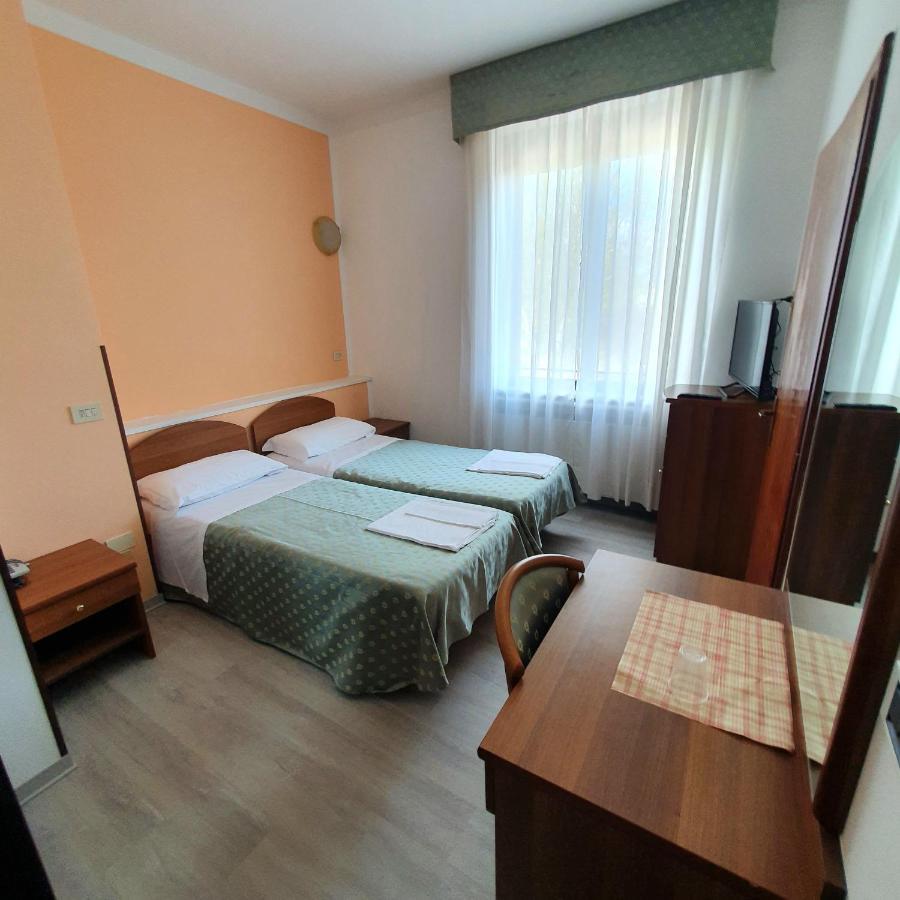 Hotel Perla Massa Lombarda Exterior photo