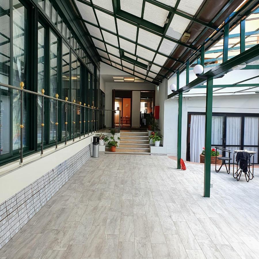 Hotel Perla Massa Lombarda Exterior photo