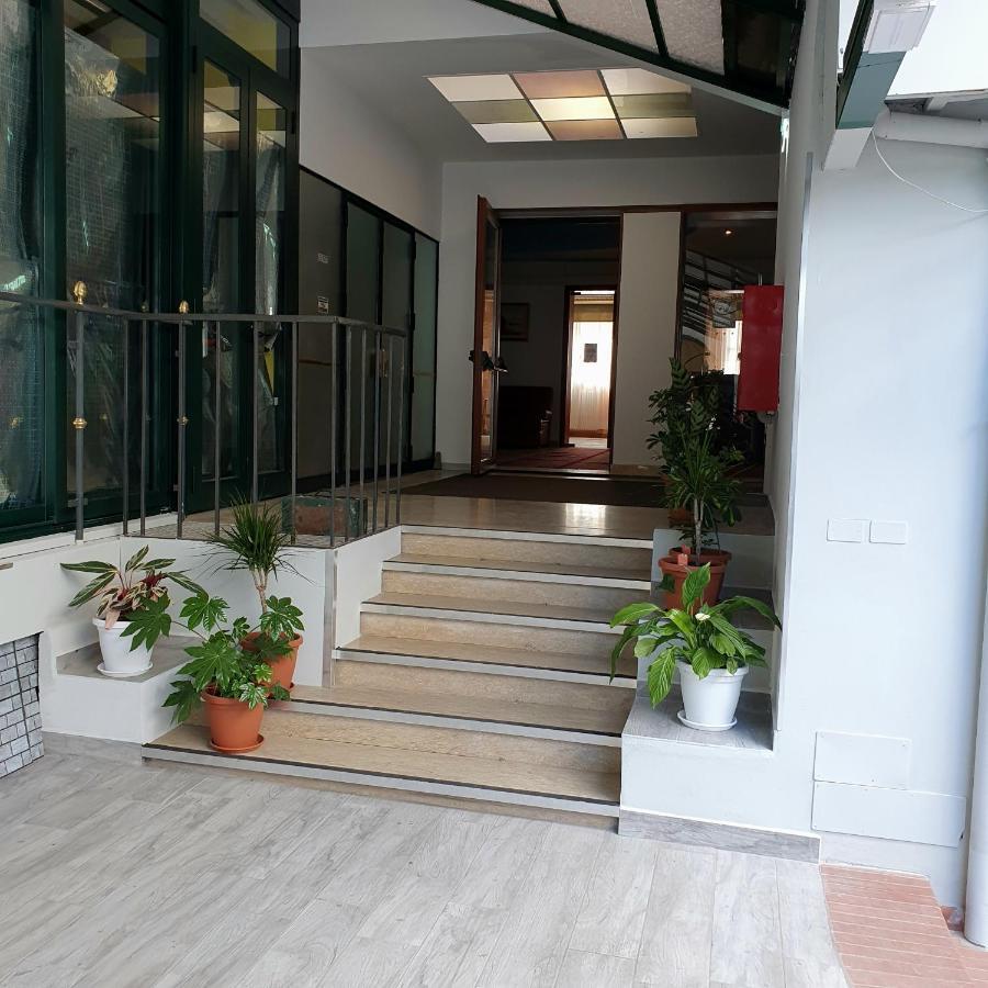 Hotel Perla Massa Lombarda Exterior photo