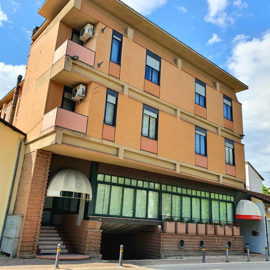 Hotel Perla Massa Lombarda Exterior photo